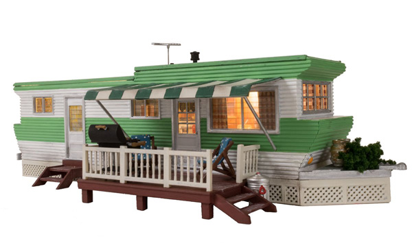 Review of Woodland Scenics Grillin’ and Chillin’ Trailer
